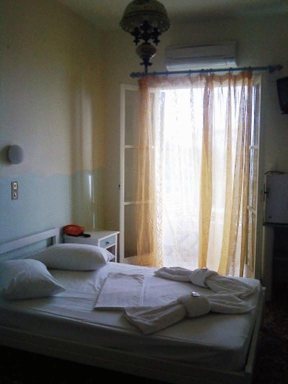 Afroditi Panormos  Room photo
